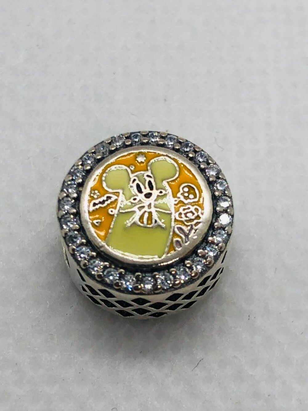 ✨ ✨Disney Parks 2025 Mickey & Minnie Ghosts Pandora Charm